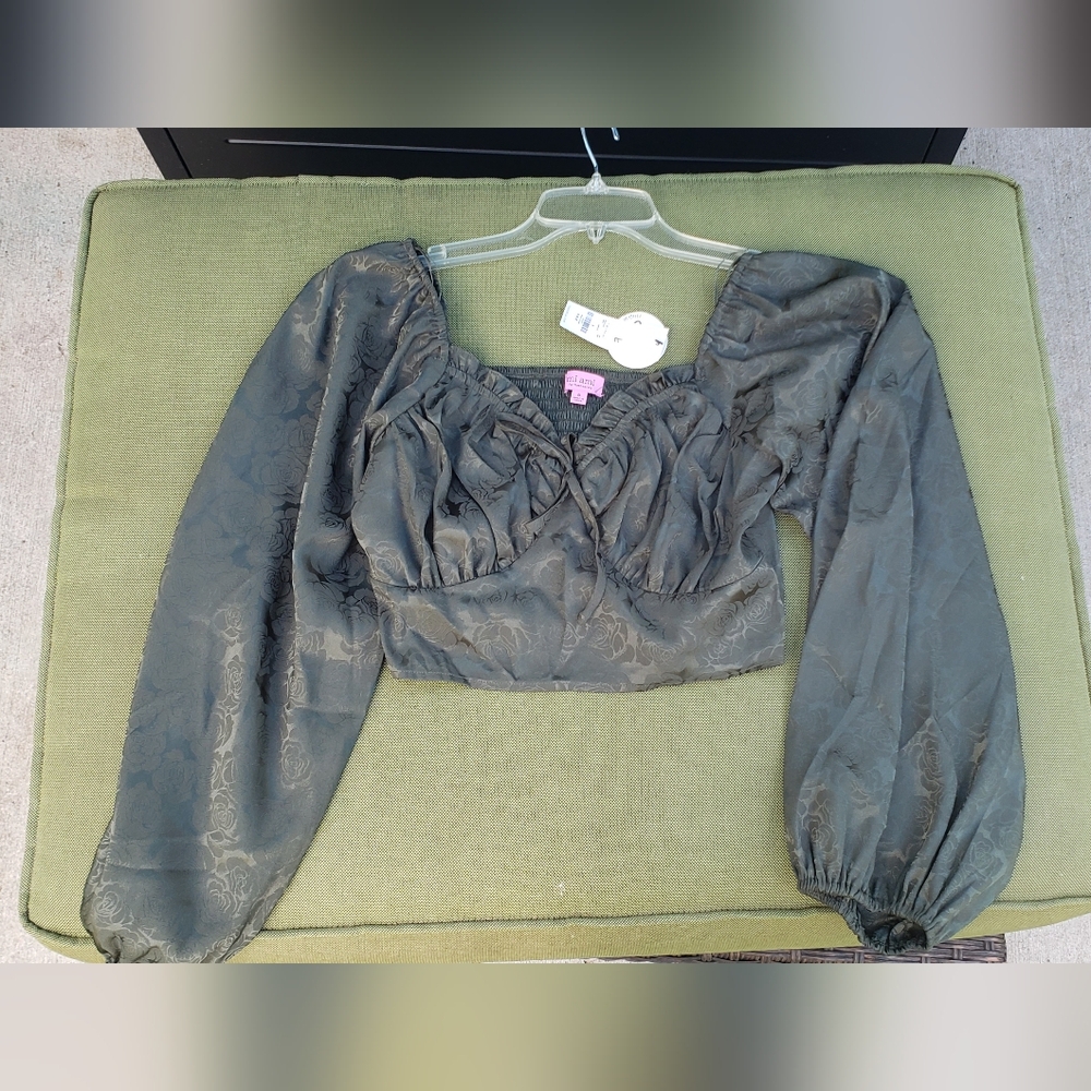 NWT Michaela Satin Blouse and Skirt Set from Francesca - Picture 4 of 6